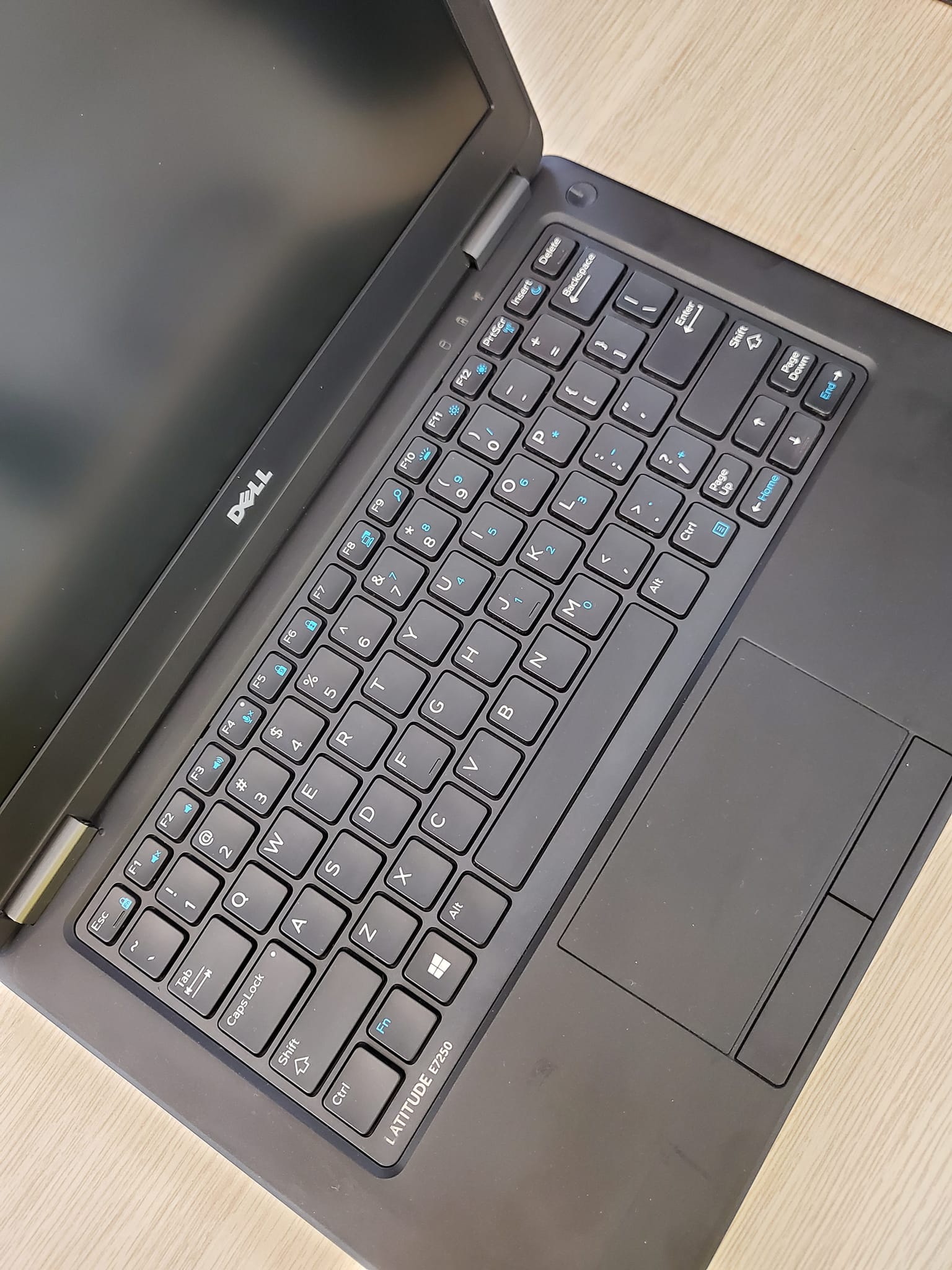 Laptop cũ Dell Latitude E7250