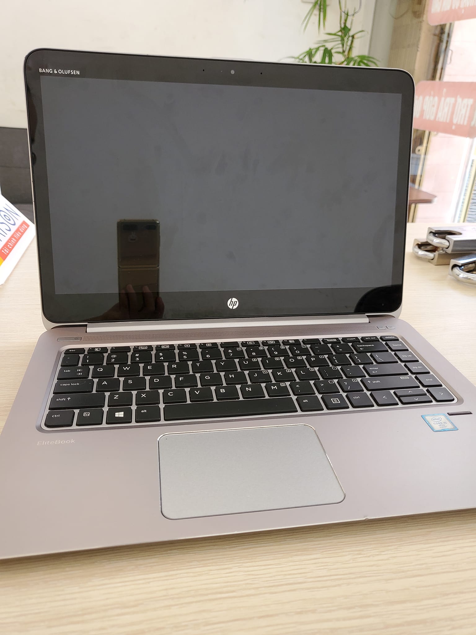 Laptop cũ  HP Folio Elitebook 1040 G3