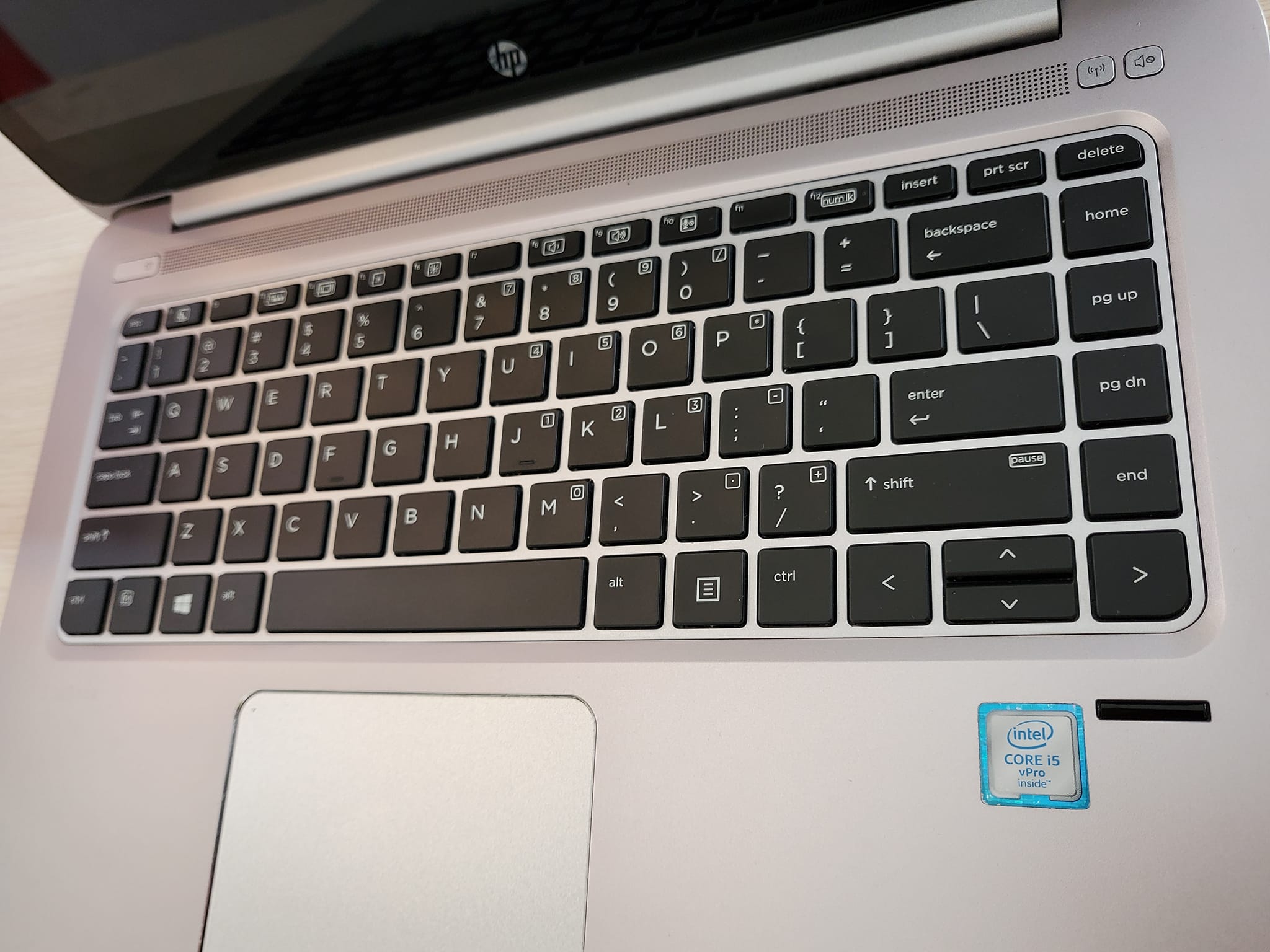 Laptop cũ  HP Folio Elitebook 1040 G3