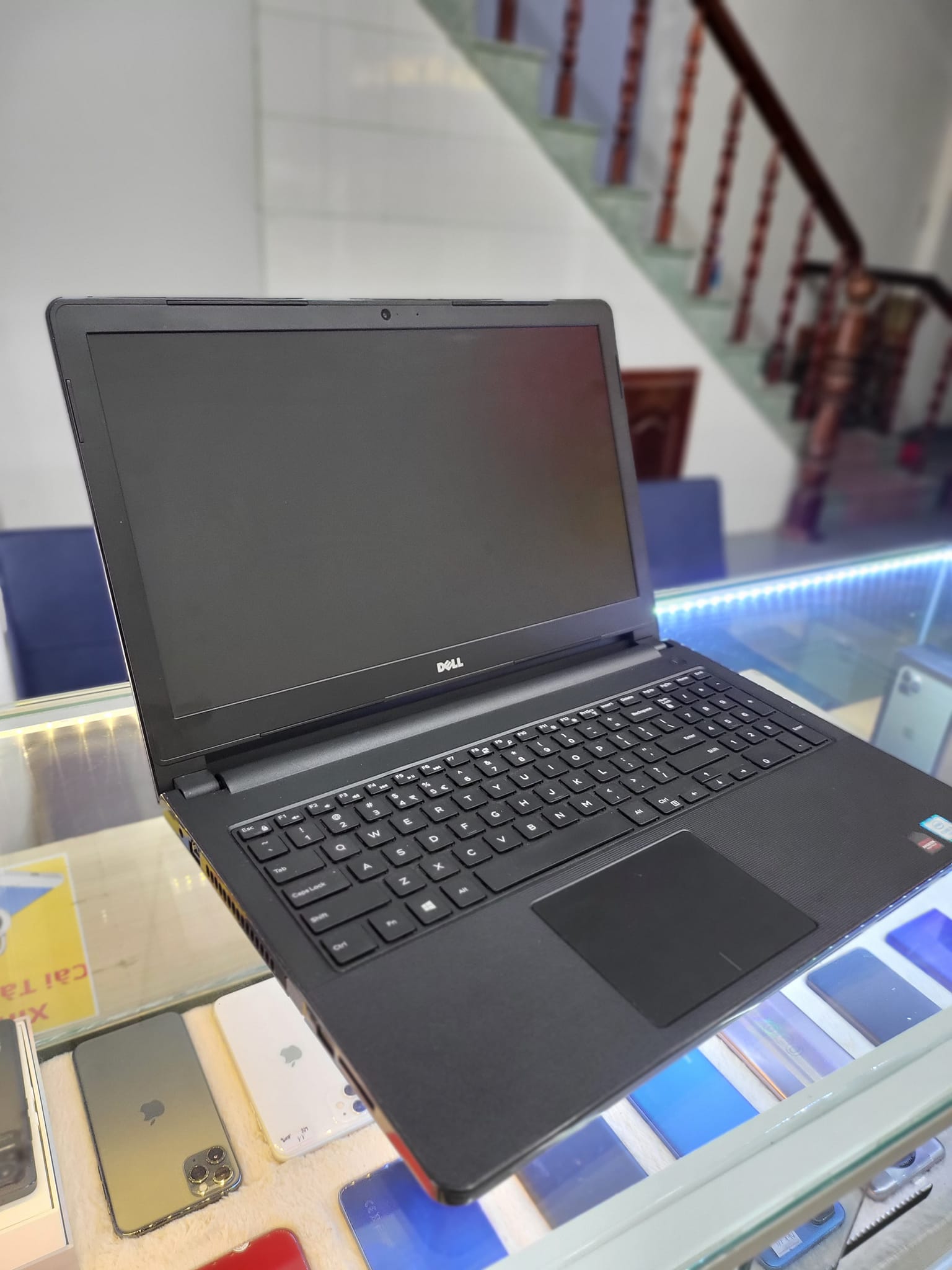 Laptop cũ Dell Vostro 3559