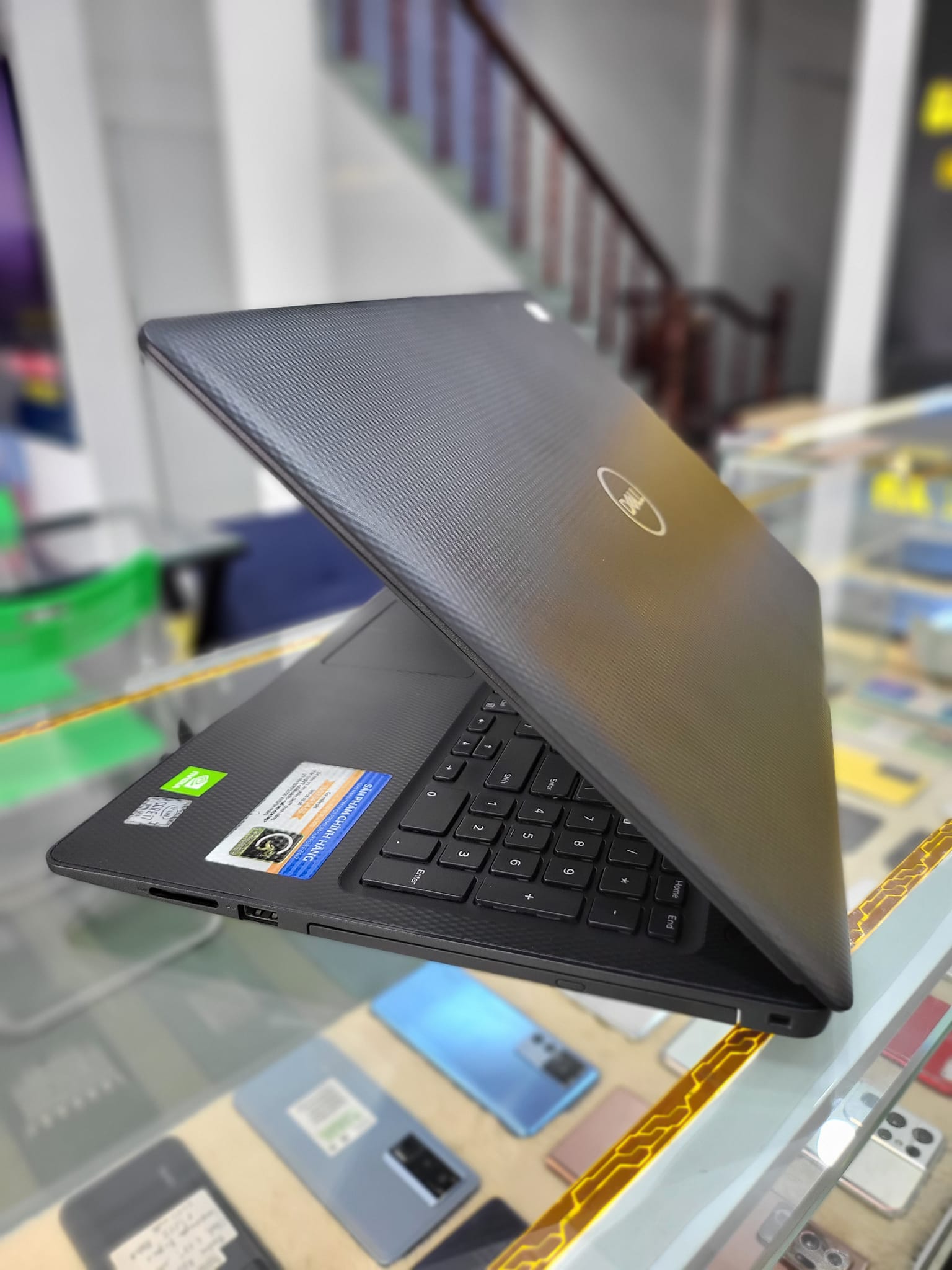 Laptop cũ Dell Inspiron 3593
