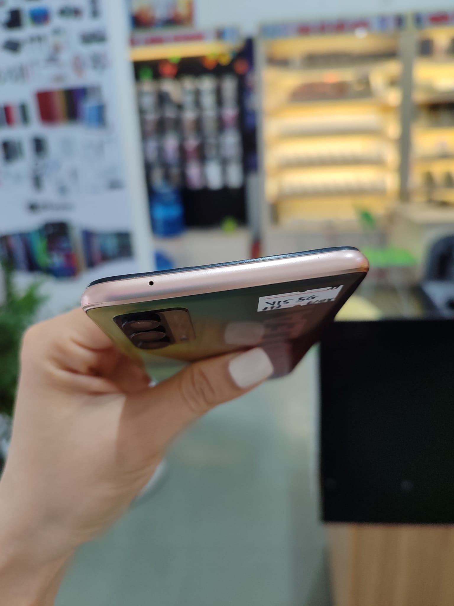 Điện thoại cũ Realme V15 5G
